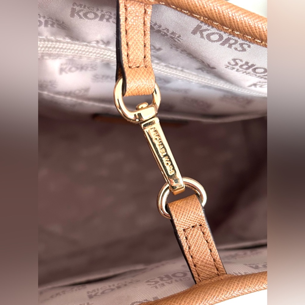 Michael Kors Large Jet Set Tote with Gold Python Embossing - Picture 13 of 15